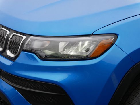 Used 2022 Jeep Compass Sport image 16