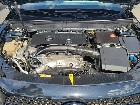 Used 2020 Mercedes-Benz GLB 250 4MATIC image 27