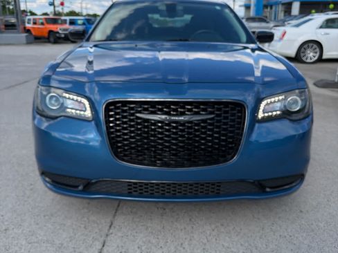 Used 2022 Chrysler 300 Touring w/ Sport Appearance Package RWD image 3