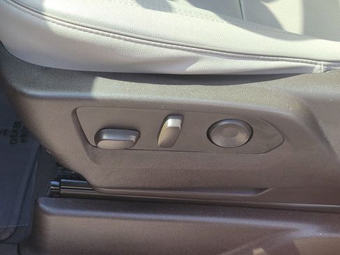 Used 2023 GMC Yukon SLT image 21