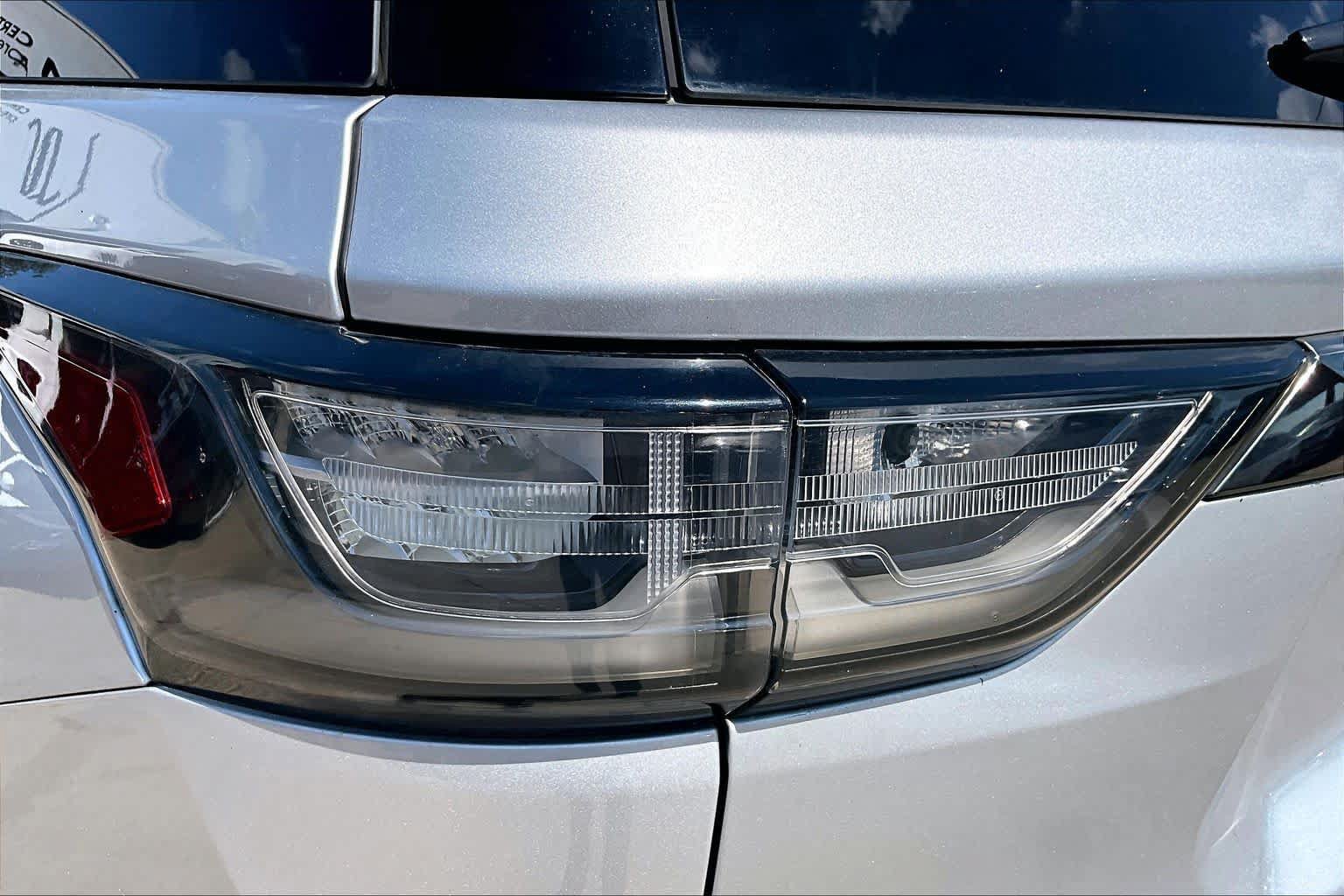 Used 2020 Chevrolet Traverse Premier w/ Redline Edition FWD image 28