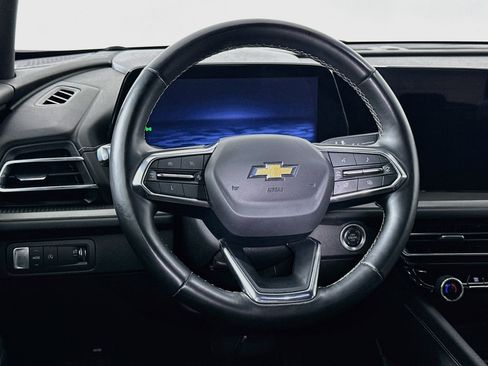 Used 2025 Chevrolet Traverse LT FWD image 18