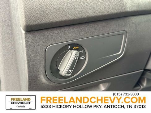 Used 2022 Volkswagen Tiguan SE image 31