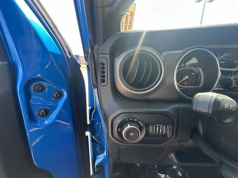 Used 2021 Jeep Wrangler Unlimited Sport image 17