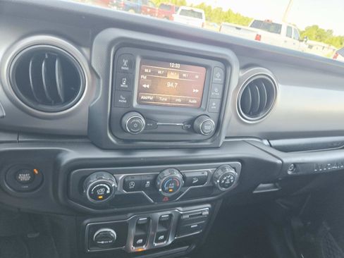 Used 2020 Jeep Wrangler Sport AWD/4WD image 28