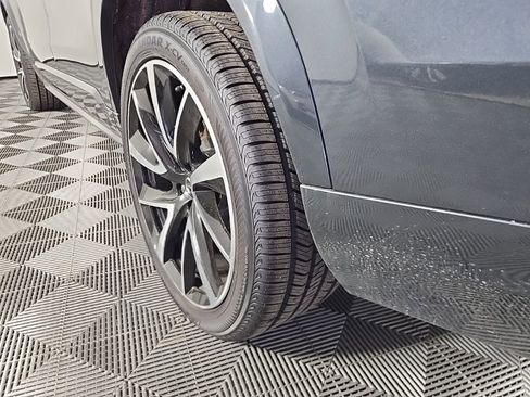 Used 2021 Volvo XC90 T6 Momentum w/ Climate Package image 12