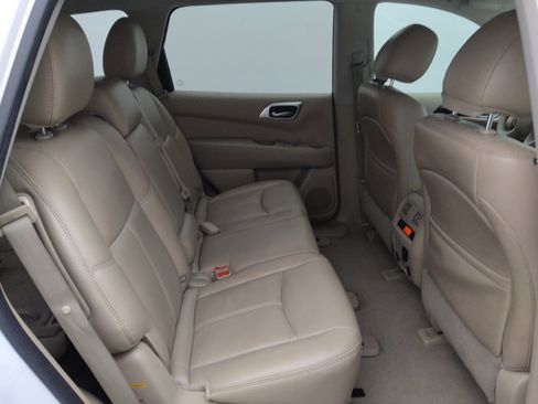 Used 2015 Nissan Pathfinder SL FWD image 19