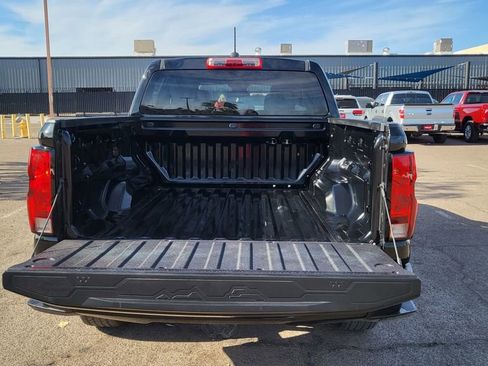 Used 2024 Chevrolet Colorado W/T RWD image 11