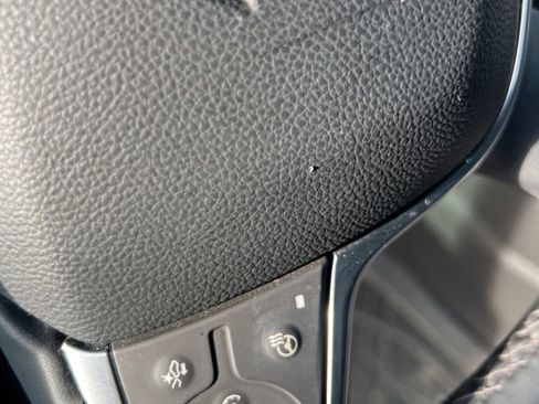 Used 2023 Chevrolet Traverse LT w/ LT Premium Package image 20