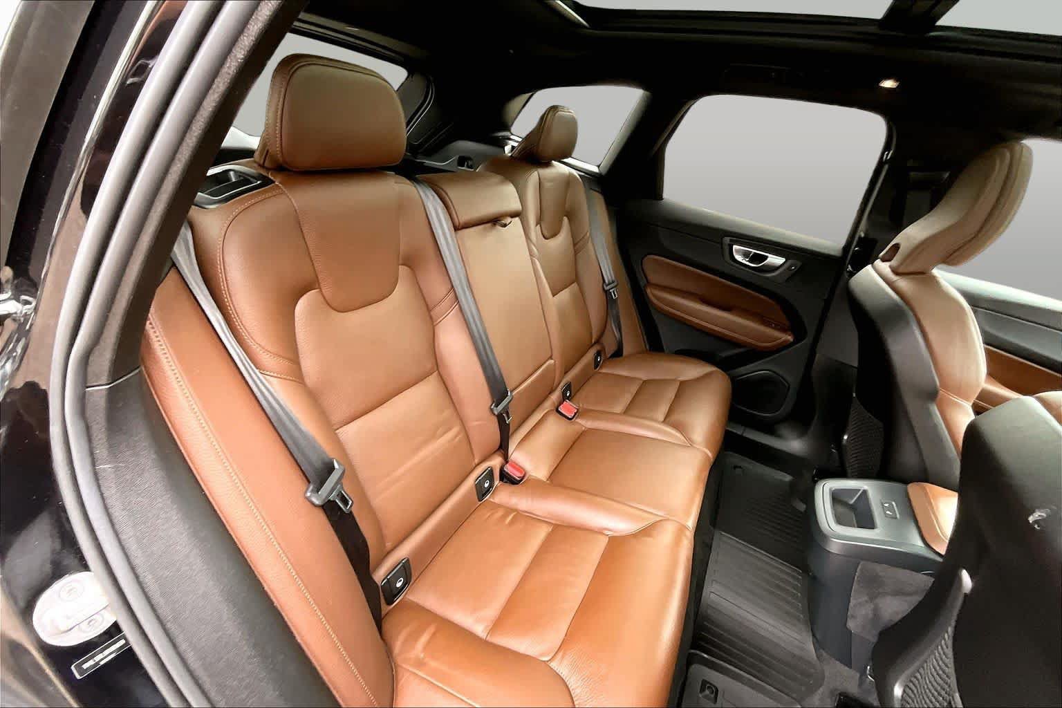 Used 2024 Volvo XC60 B5 Plus w/ Climate Package AWD/4WD image 19