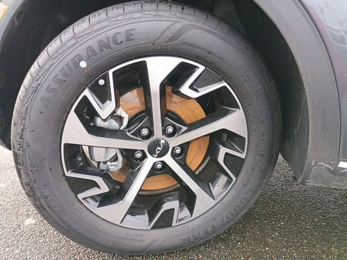 Used 2025 Kia Sportage EX image 9