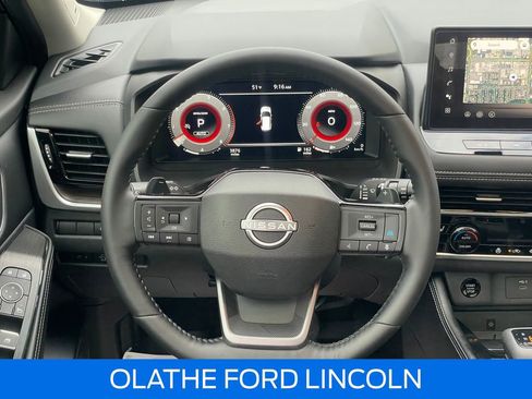 Used 2025 Nissan Rogue Platinum image 26