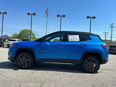 Used 2026 Jeep Compass Limited AWD/4WD image 2