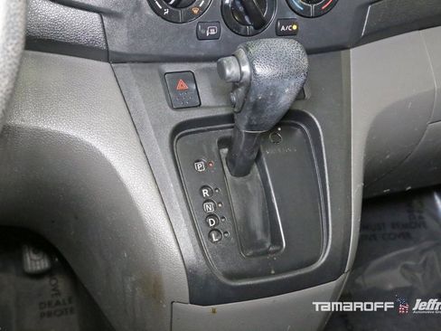 Used 2020 Nissan NV200 SV image 7
