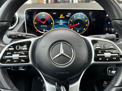 Used 2021 Mercedes-Benz GLA 250 4MATIC image 25
