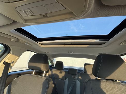 Used 2014 Ford Focus SE FWD image 17