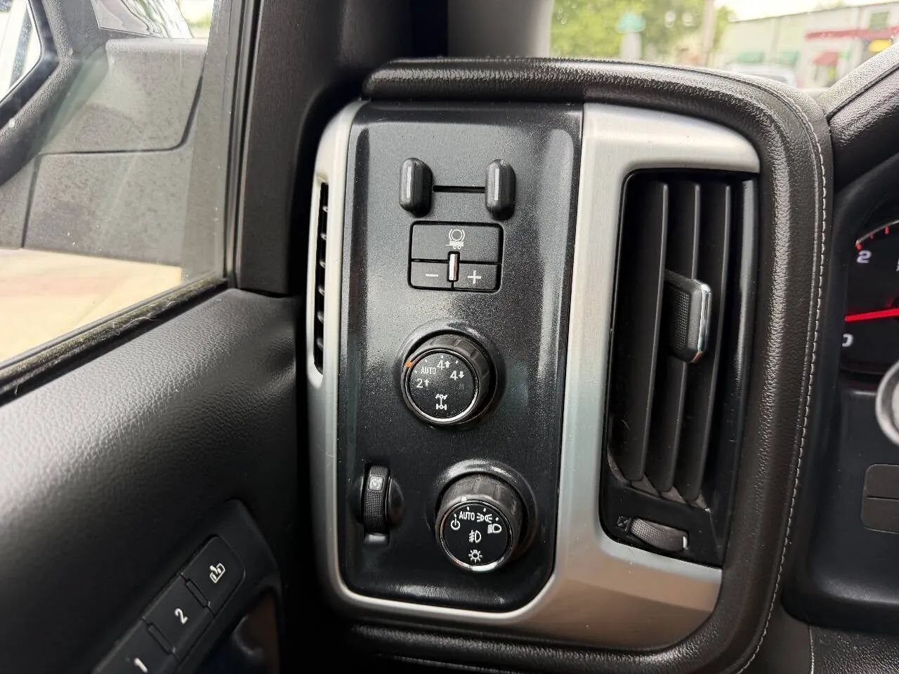 Used 2014 GMC Sierra 1500 SLT w/ SLT Preferred Package AWD/4WD image 30