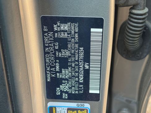 Used 2025 Kia Seltos S FWD image 28