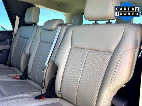 Used 2021 Ford Expedition XLT image 17