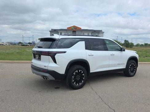 Used 2024 Chevrolet Traverse Z71 w/ Enhanced Driving Package image 6