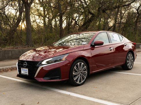 Used 2023 Nissan Altima 2.5 SL image 5