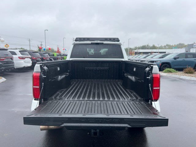 Used 2025 Toyota Tacoma TRD Sport AWD/4WD image 17