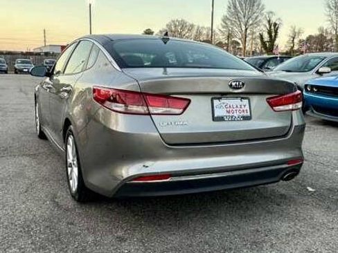 Used 2018 Kia Optima LX w/ 17" Alloy Wheels Package image 7
