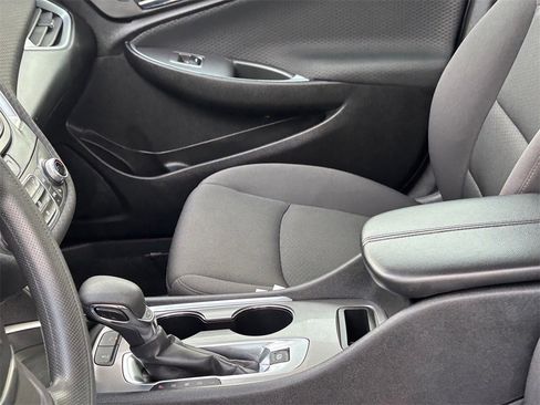 Certified 2024 Chevrolet Malibu LT image 11