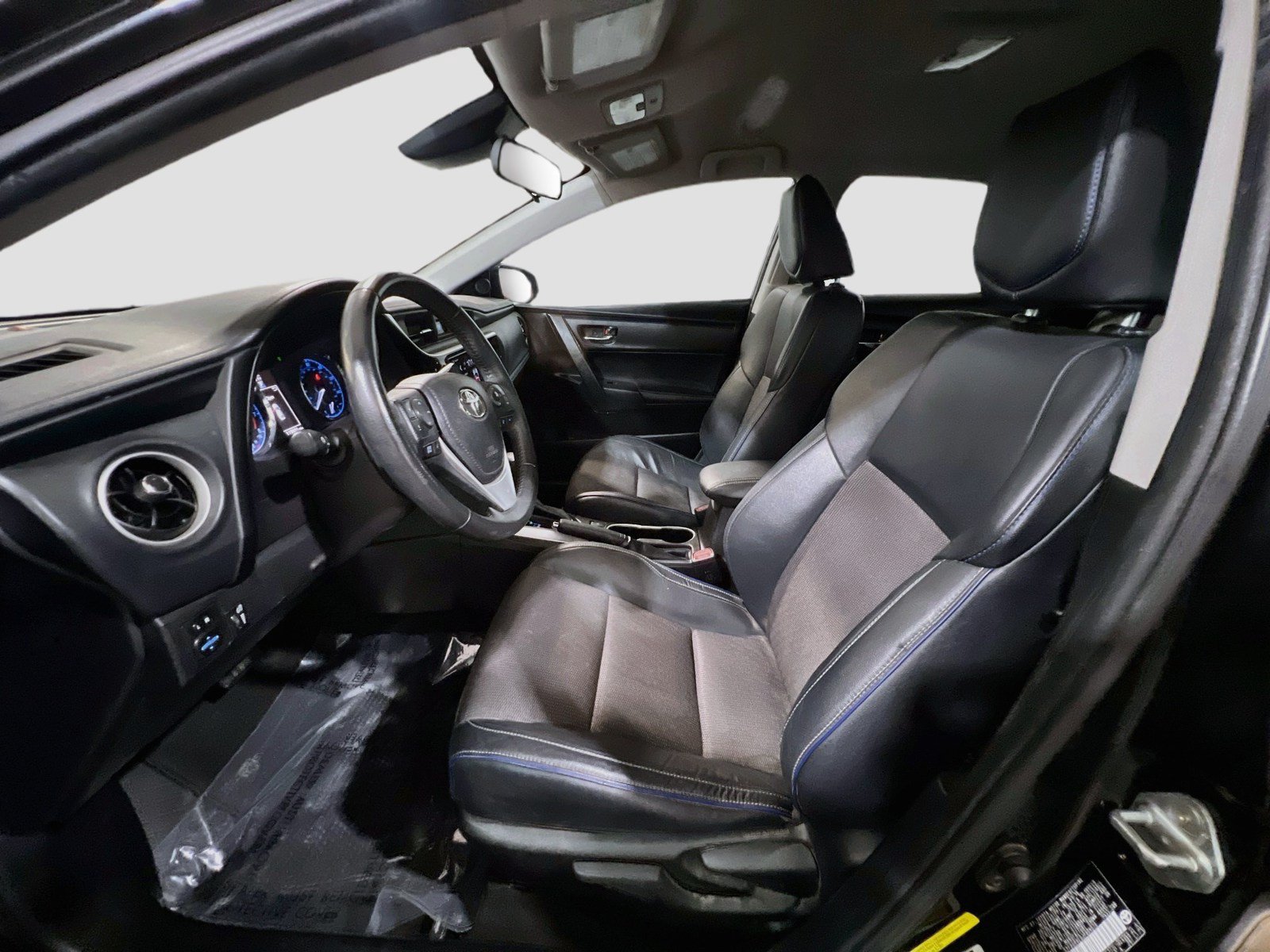 Used 2018 Toyota Corolla SE FWD image 13