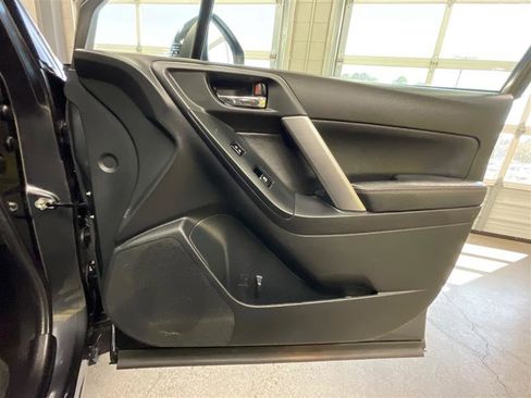 Used 2018 Subaru Forester 2.5i Premium image 24