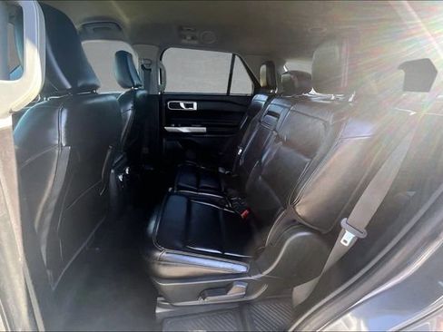 Used 2022 Ford Explorer XLT w/ Equipment Group 202A AWD/4WD image 23