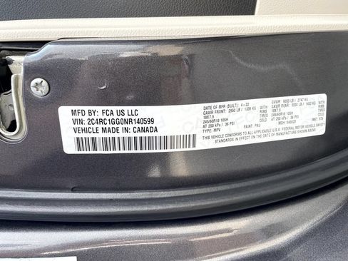 Used 2022 Chrysler Pacifica Limited FWD image 23