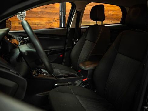 Used 2018 Ford Focus SE image 9