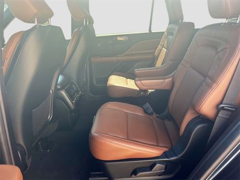 Used 2023 Lincoln Aviator Reserve image 26