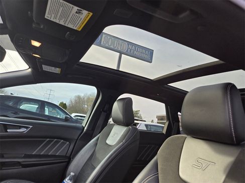 Used 2022 Ford Edge ST w/ Equipment Group 401A image 13