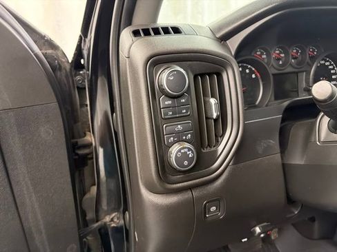 Used 2021 Chevrolet Silverado 1500 Custom Trail Boss w/ Midnight Edition AWD/4WD image 15