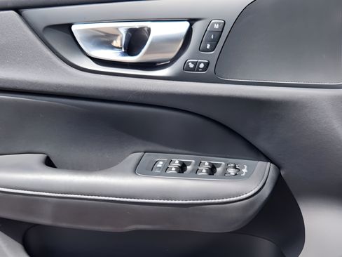 Used 2024 Volvo S60 B5 Plus FWD image 19