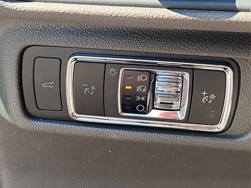 Used 2023 Lincoln Corsair FWD image 24