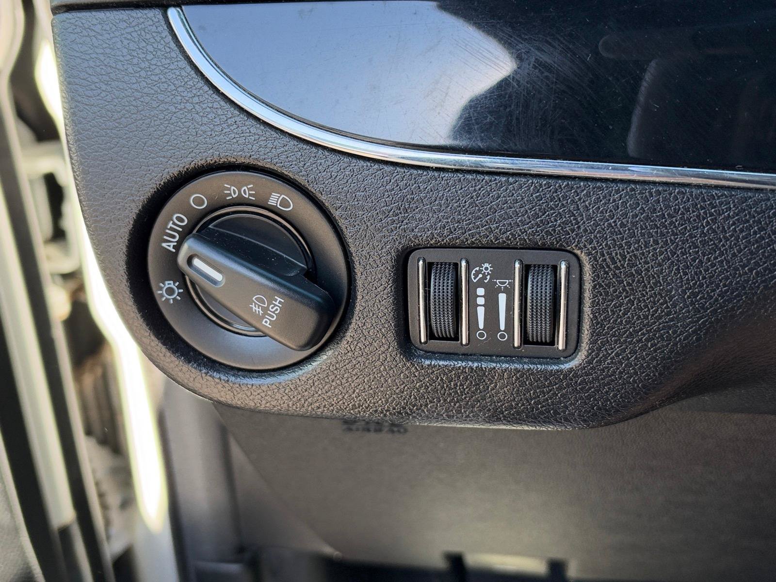 Used 2017 Dodge Grand Caravan SXT w/ Driver Convenience Group FWD image 18