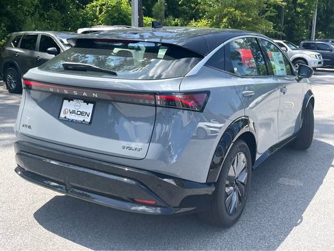 New 2023 Nissan Ariya FWD image 10