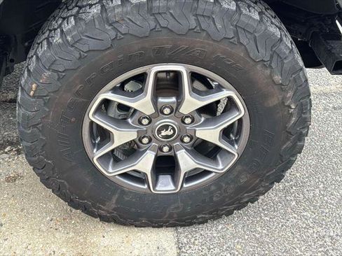 Used 2024 Ford Bronco Badlands image 9