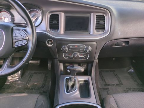 Used 2022 Dodge Charger SXT image 11