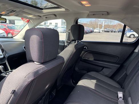 Used 2017 Chevrolet Equinox LT image 25