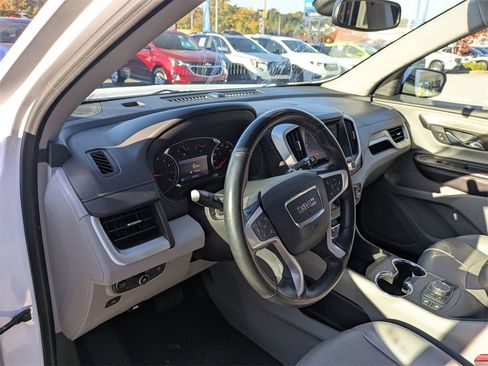 Used 2023 GMC Terrain SLT image 14