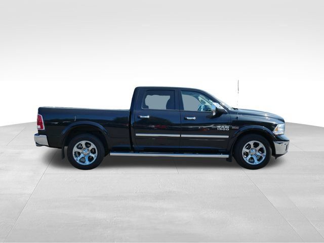 Used 2018 RAM 1500 Laramie w/ Convenience Group AWD/4WD image 10