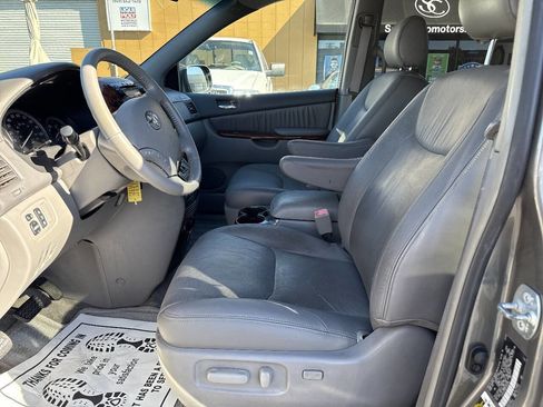 Used 2005 Toyota Sienna image 12