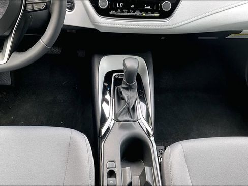 Certified 2025 Toyota Corolla SE w/ Convenience Package FWD image 16