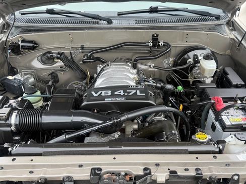 Used 2004 Toyota Tundra SR5 AWD/4WD image 4
