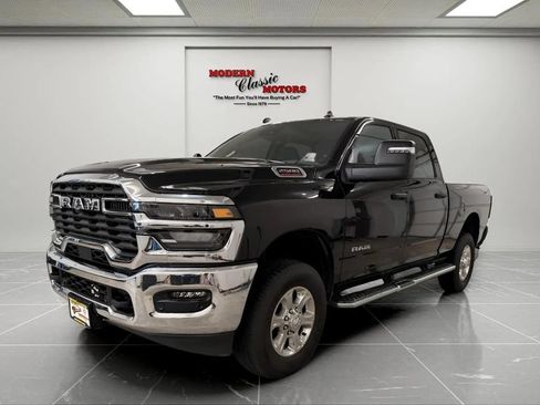 Used 2026 RAM 2500 Big Horn AWD/4WD image 3
