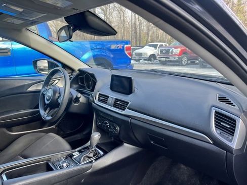 Used 2018 MAZDA MAZDA3 Sport image 27